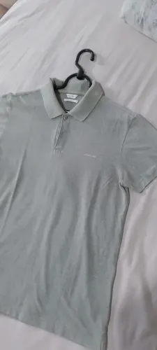 Camisa Polo Calvin Klein Cinza tam P 60,00