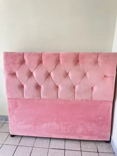 Cabeceira de cama casal rosa 