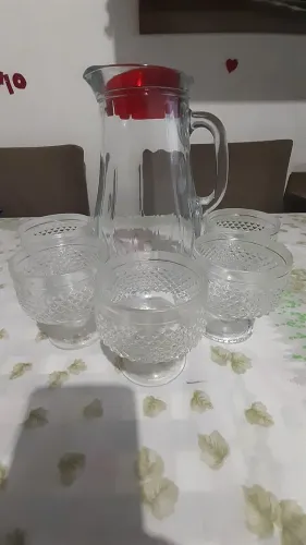 Jarra de vidro + taças de sobremesa