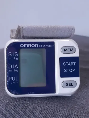 Monitor de pressão arterial de pulso Omron