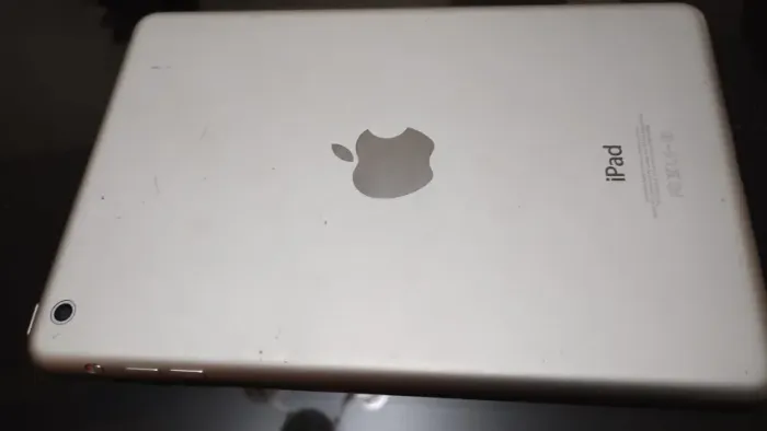 Tablet Ipad (Com defeito, tela trincada)