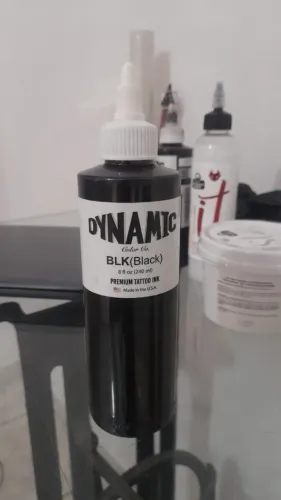 Tinta de tatuagem preta Dynamic BLK (Black) 240ml
