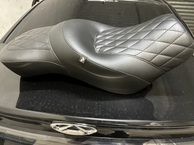 Banco comfort do Pedrinho para Vulcan 650 com gel para piloto e garupa 