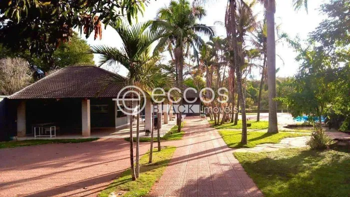 Chácara à venda, 3 quartos, 1 suíte, 20 vagas, Patrimônio - Uberlândia/MG