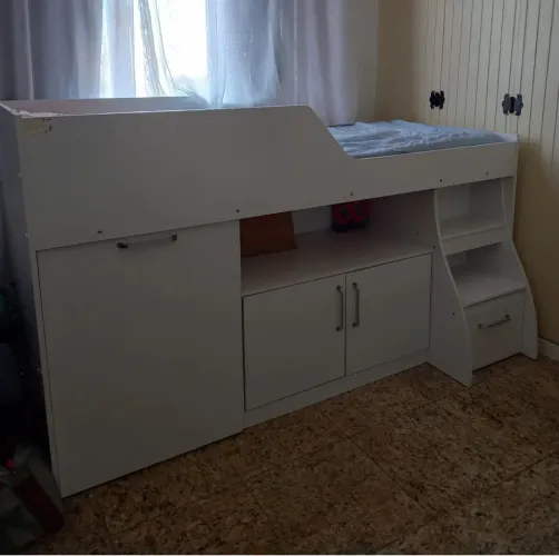 Cama Multifuncional Infantil com Escrivaninha, Armário e Escada