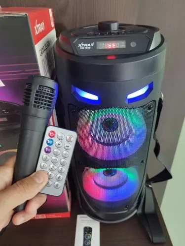 Caixa de Som Xtrad HSD-15118T com Microfone e Controle