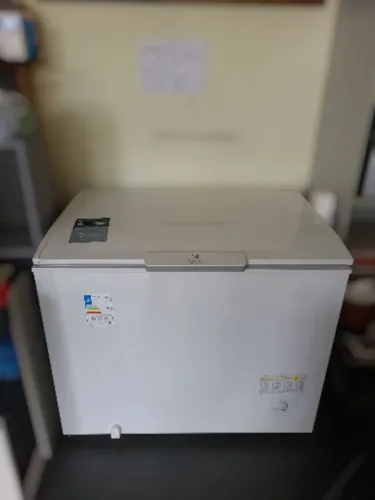 Freezer 314L Eletrolux 01 Tampa - Inverter