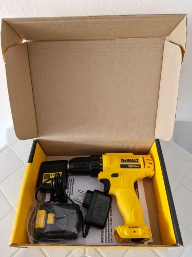 Kit Parafusadeira/Furadeira Dewalt 12V Max DCD700