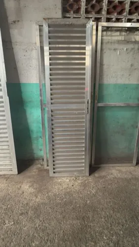 Porta alumínio