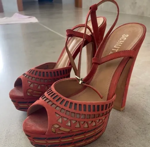 Salto Alto Schutz