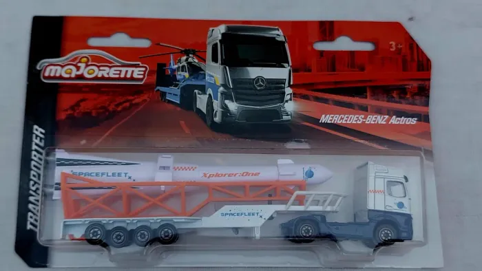 Miniatura carreta Trans-Pro Majorette com foguete