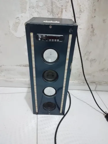 Caixa de Som Bluetooth com LED
