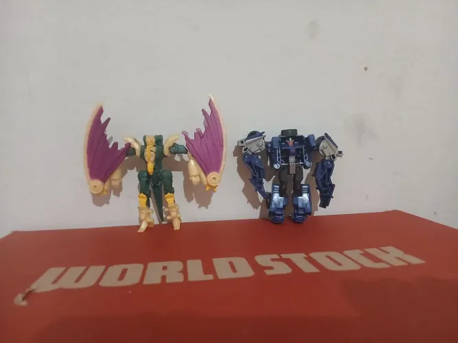 Bonecos transformers