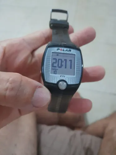 Vendo um relógio polar funcionando perfeitamente 