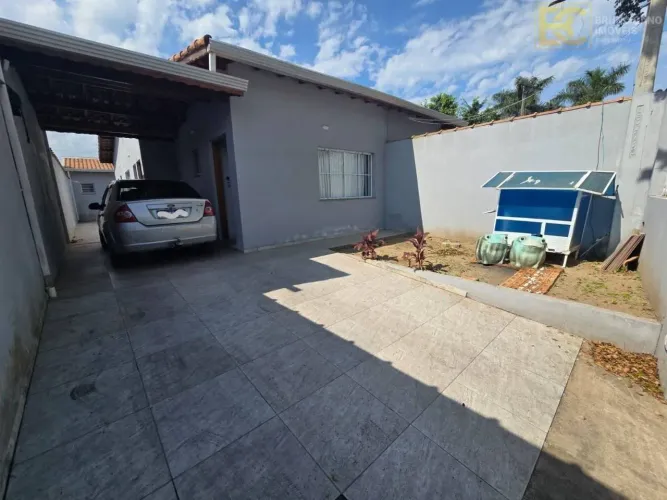 Casa à venda com edícula, em bairro residencial - Ribamar - Peruíbe/SP