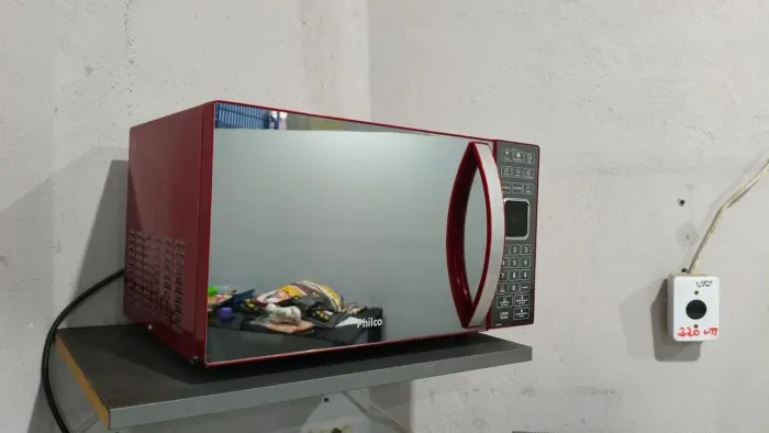 Microondas Philco 220V - Impecável 