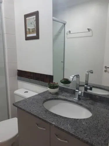 Aluga-se ótimo apartamento mobiliado no Condominio Garden das Palmeiras, andar alto.