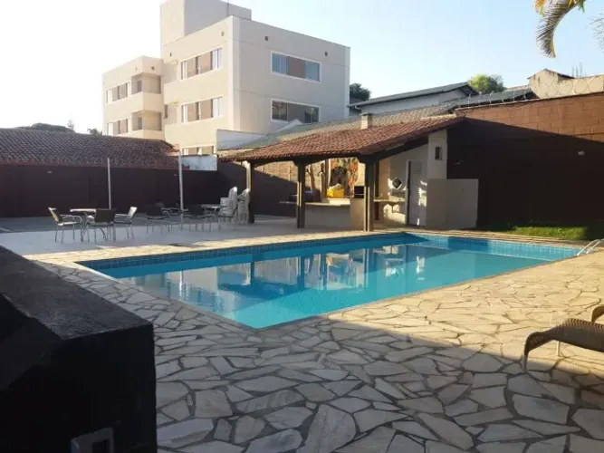 Excelente cobertura 3 qtos, 2 vagas paralelas, prédio individual, piscina, B. Fonte Grande