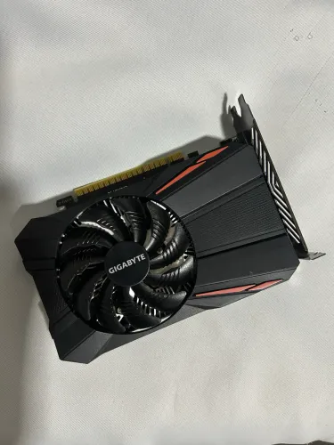 Placa de Vídeo Gigabyte GTX 1050 Ti 4GB GDDR5