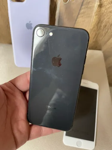 iPhone 8