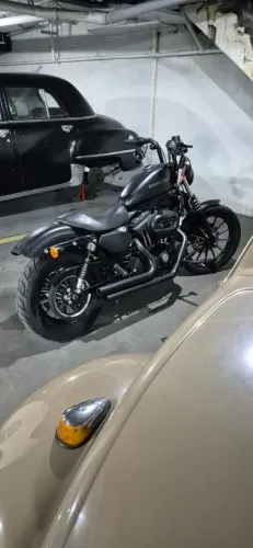 SPORTSTER IRON 883