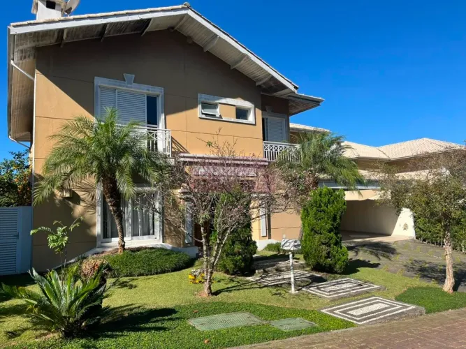 Casa de Condomínio 4 Dormitórios á Venda Parque dos Principes SP.