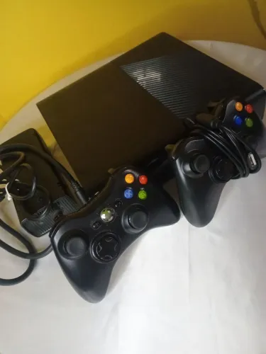 XBOX 360 SUPER SLIM - DESBLOQUEADO