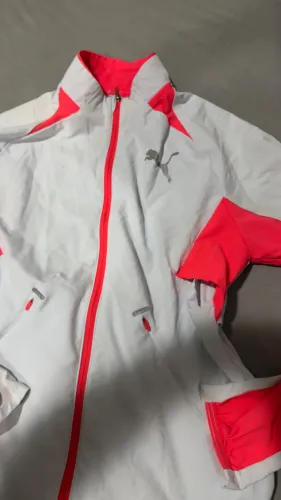 Jaqueta Corta-Vento Puma Run Feminina - Tamanho XS