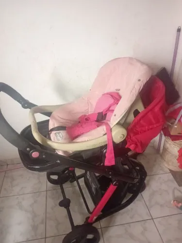 Vende-se Carrinho de bebê, bebê confort e canguru