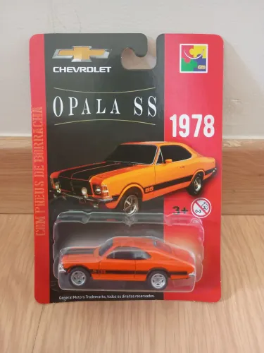 Miniatura Chevrolet opala cks 1:64 pneus de borracha