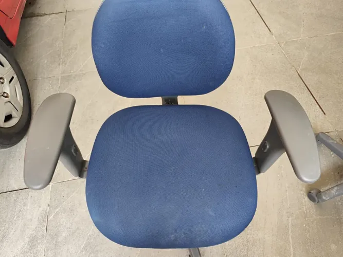 2 cadeiras de escritório novas (100 reais cada)