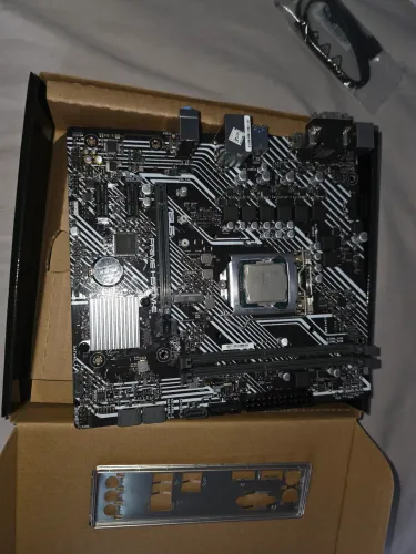 Kit Placa mãe intel 10 geração + processador I3 10400