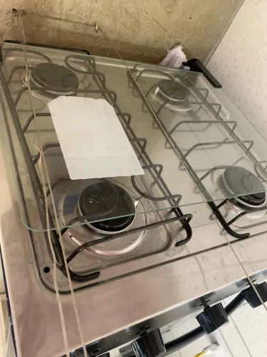 Vendo um fogão novinho seis meses de uso, 400 reias