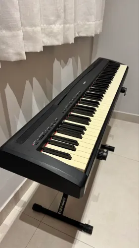 Piano digital Yamaha P85