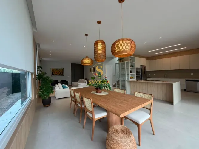 Casa á venda em Jurerê Internacional Florianópolis
