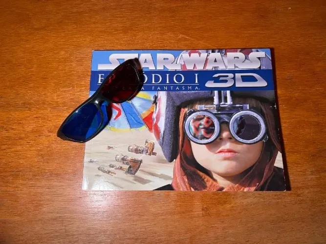 Livro Star Wars Episódio 1 - A Ameaça Fantasma 3D - COM ÓCULOS INCLUSOS, EM ÓTIMO ESTADO