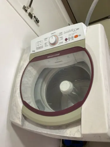 Vende-se máquina com defeito para conserto