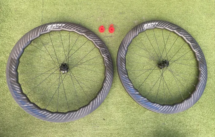 Oportunidade ZIPP 454 NSW carbon disc HG 12v novas cerâmica