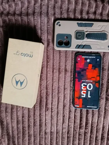 Vendo Motog84 5G 256GB 12 ram $840