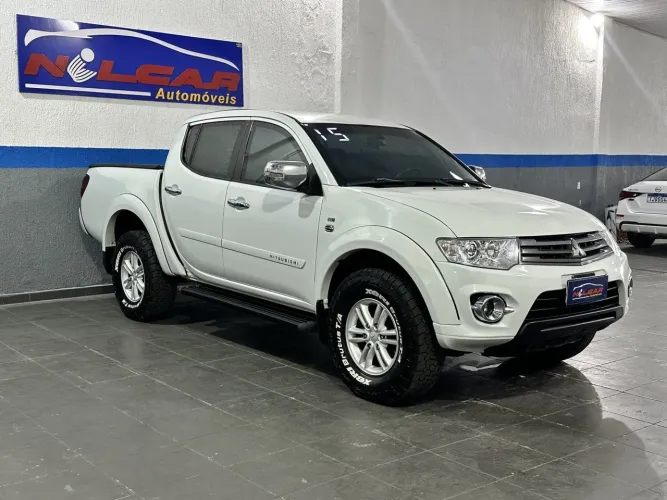 Mitsubishi L200 Triton HPE 3.5 CD V6 24V Flex Aut. 2015