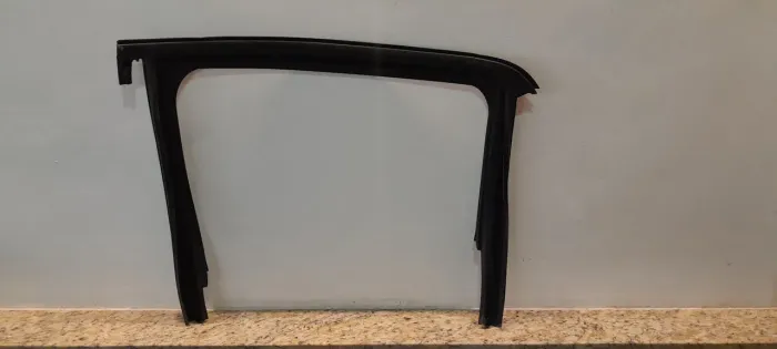 Borracha Original Guarnição Vidro traseiro lado esquerdo passageiro FIAT Toro 2016/2022