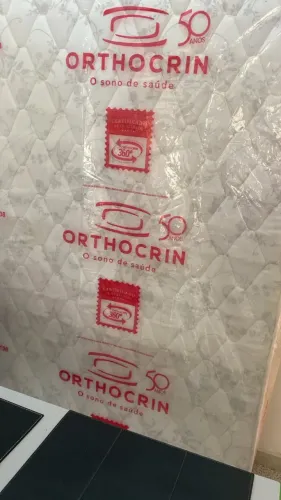 Cama Box casal em excelente estado