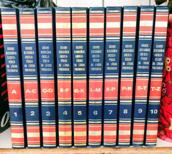 Grande Dicionário Enciclopédico da Língua Portuguesa, 10 tomos (1980)