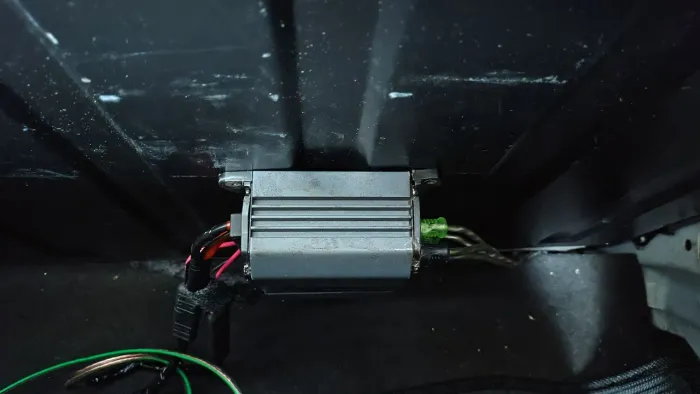 Caixa son com grave mais 4 auto falante de 6 polegadas e mudulo digital 400 watts 
