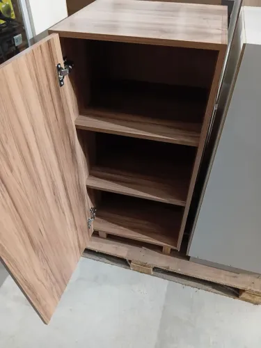 ARMÁRIO MULTIUSO com 3 prateleiras de 1 porta. NOVO.