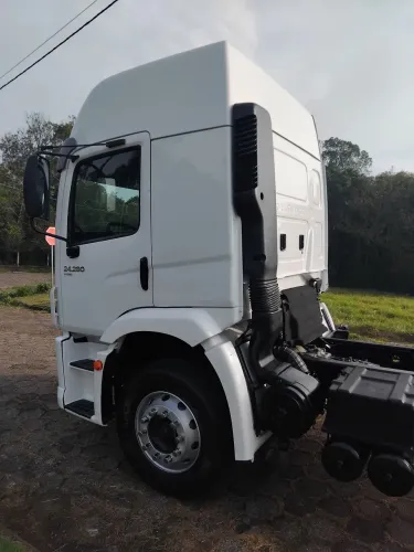 VW 24280 prime Completo 6x2 ano 2020