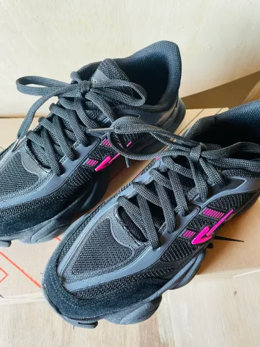 Tênis feminino NOVO
