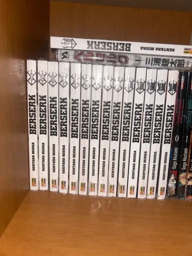 BERSERK VOL. 1 AO 15 + EDIÇÃO JAPONESA