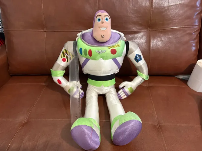 Pelúcia Grande do Buzz Toy Story.
