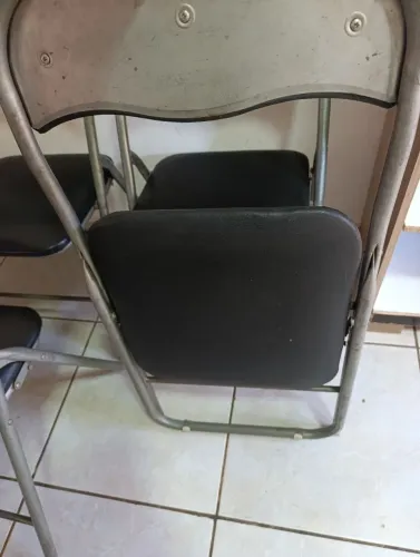Cadeira de ferro dobrável